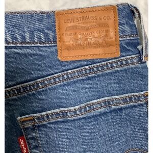 Levi's Premium Wedgie Straight Jeans W26 L28 Medium Wash Raw Hem 34964-0064